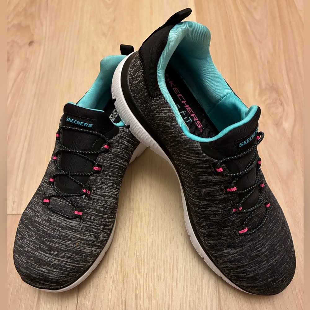 Skechers Women's Wide Fit Summits Quick Getaway Memory Foam Sneakers
